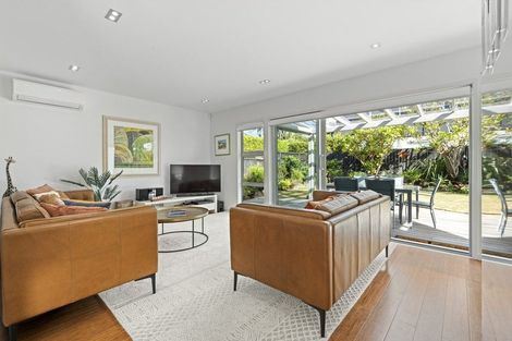 Photo of property in 12 Rangitoto Terrace, Milford, Auckland, 0620