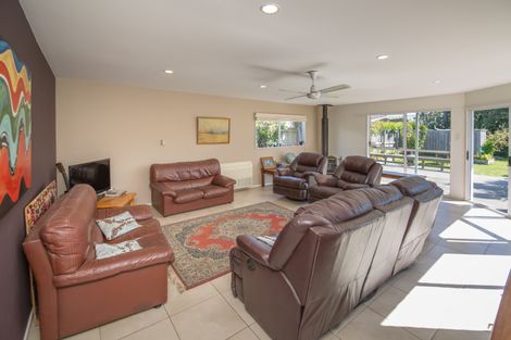 Photo of property in 10 Marine Parade, North New Brighton, Christchurch, 8083