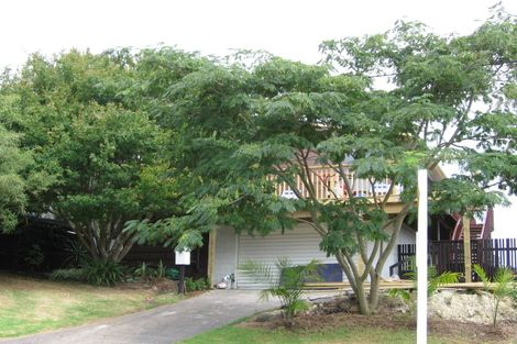Photo of property in 3/126 Island Bay Road, Beach Haven, Auckland, 0626
