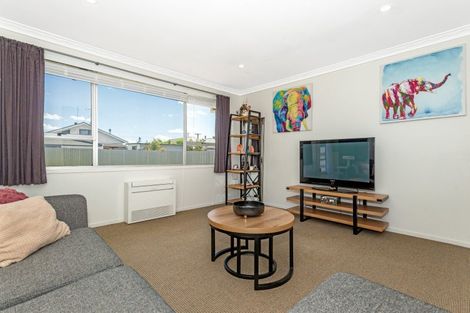 Photo of property in 2/10 Queens Road, Elgin, Gisborne, 4010