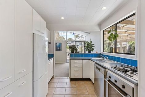 Photo of property in 64 Tamahere Drive, Glenfield, Auckland, 0629