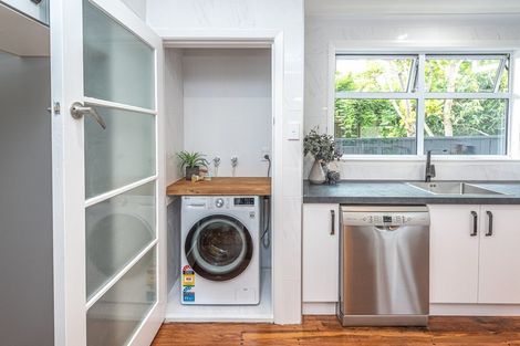 Photo of property in 9a Saint Leonard Street, Saint Johns Hill, Whanganui, 4501