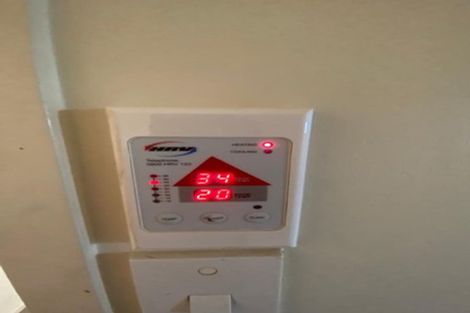 Photo of property in 19 Manuroa Road, Takanini, 2112