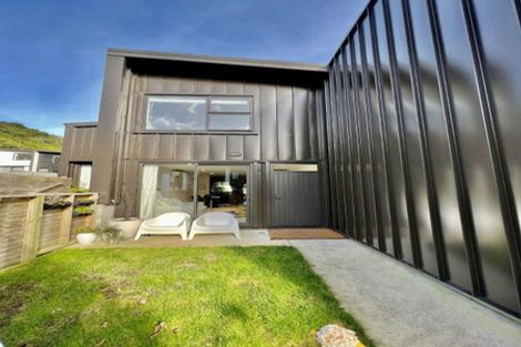 Photo of property in 37 Rua Kai Way, Brooklyn, Wellington, 6021