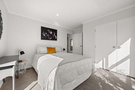 Photo of property in 32 Burgundy Drive, Martinborough, 5711