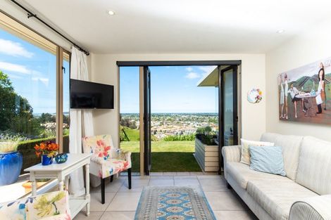 Photo of property in 47 Cumberland Rise, Taradale, Napier, 4112