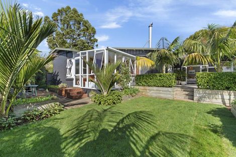 Photo of property in 222 Tukapa Street, Westown, New Plymouth, 4310