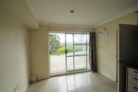 Photo of property in 77 Lake Road, Northcote, Auckland, 0627