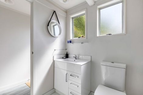 Photo of property in 11 Bays Road, Orere Point, Papakura, 2585