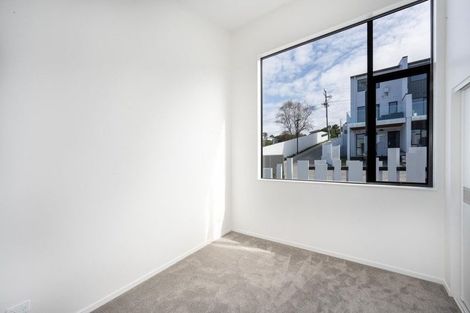 Photo of property in 6/737 East Coast Road, Browns Bay, Auckland, 0630