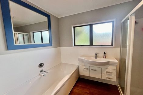 Photo of property in 21 Gilbass Avenue, Hamilton Lake, Hamilton, 3204