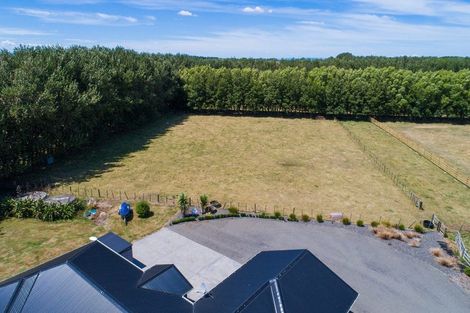 Photo of property in 985 Parewanui Road, Parewanui, Bulls, 4894