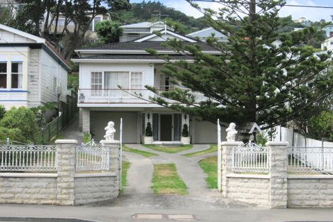 Photo of property in 33 The Parade, Island Bay, Wellington, 6023