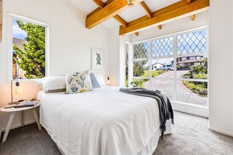 Photo of property in 68 Spinnaker Drive, Te Atatu Peninsula, Auckland, 0610