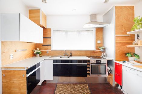 Photo of property in 210 College Street, West End, Palmerston North, 4412