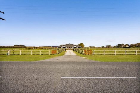 Photo of property in 105 Mawhitiwhiti Road, Normanby, Hawera, 4675