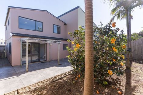Photo of property in 24 Puma Drive, Golflands, Auckland, 2013