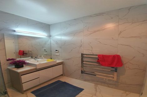 Photo of property in 2 Cooladawson Drive, Flat Bush, Auckland, 2019