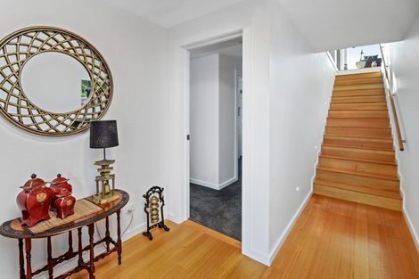 Photo of property in 10 Convent Road, Bluff Hill, Napier, 4110