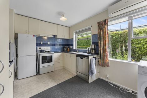 Photo of property in 7a Lincoln Grove, Wainuiomata, Lower Hutt, 5014
