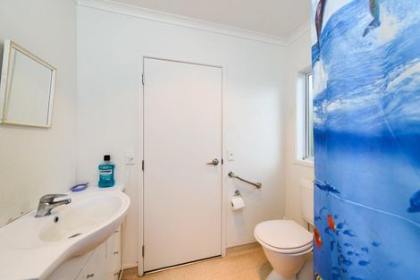 Photo of property in 7 Exeter Crescent, Takaro, Palmerston North, 4412