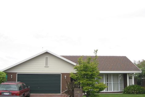 Photo of property in 72 Regency Crescent, Redwood, Christchurch, 8051