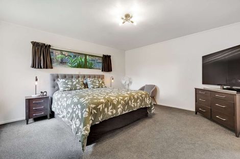 Photo of property in 58a Aquarius Drive, Kawaha Point, Rotorua, 3010