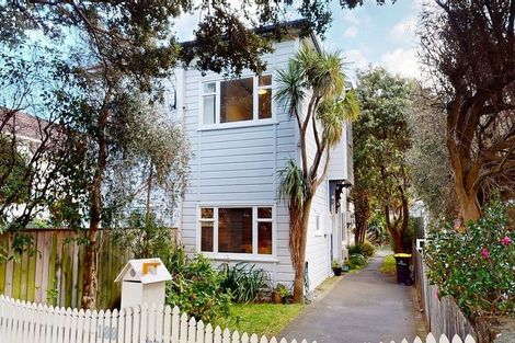 Photo of property in 188 The Parade, Island Bay, Wellington, 6023