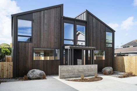 Photo of property in 96 Apu Crescent, Lyall Bay, Wellington, 6022