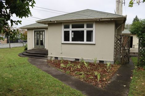 Photo of property in 27 Cambridge Terrace, Masterton, 5810