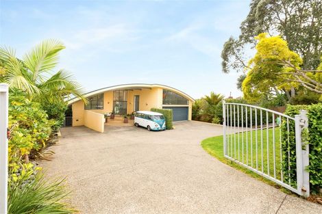 Photo of property in 48 Renata Crescent, Te Atatu Peninsula, Auckland, 0610