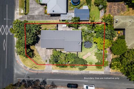 Photo of property in 1 Ashbourne Place, Glendene, Auckland, 0602