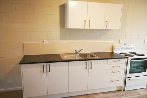 Photo of property in 1 Hinekohu Street, New Lynn, Auckland, 0600