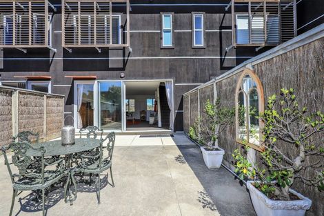 Photo of property in The Terraces, 10/9 Humber Street, Pandora, Napier, 4110