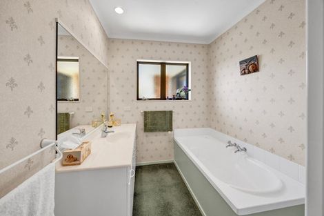 Photo of property in 3 Saddle Row, Welbourn, New Plymouth, 4310