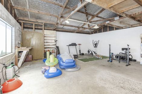 Photo of property in 8 Miro Place, Waiuku, 2123