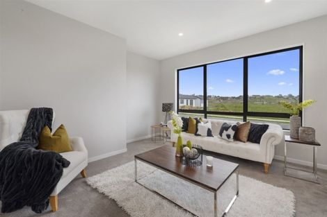 Photo of property in 61 Symes Drive, Red Beach, 0932