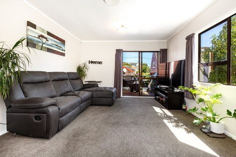 Photo of property in 10b Mersey Street, Island Bay, Wellington, 6023