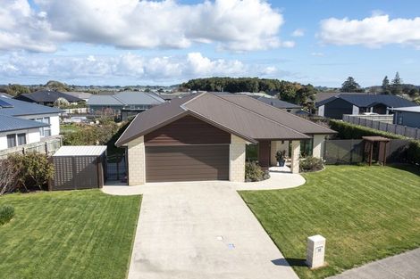 Photo of property in 10 Gladys Place, Levin, 5510