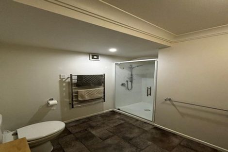Photo of property in 5 Gilbert Street, New Plymouth, 4310