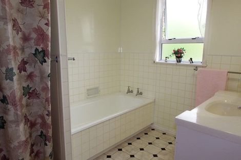 Photo of property in 55 Broadway, Stratford, 4332