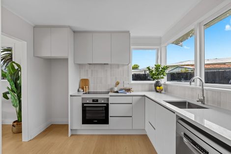 Photo of property in 15c Hamurana Place, Te Atatu Peninsula, Auckland, 0610