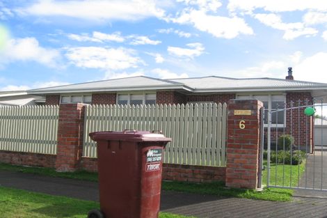 Photo of property in 6 Innes Place, Roslyn, Palmerston North, 4414