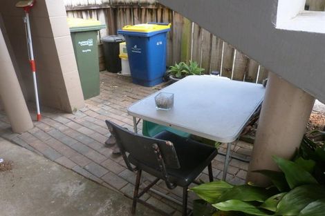 Photo of property in 1a/1 Divich Avenue, Te Atatu South, Auckland, 0610