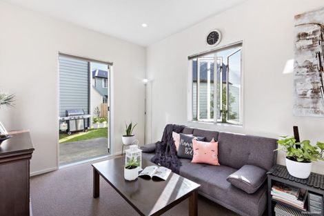 Photo of property in 77 Grove Road, Papakura, 2110