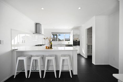 Photo of property in 17 Michael Terrence Place, Flagstaff, Hamilton, 3210