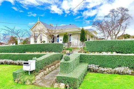 Photo of property in 22 Domain Road, Waipawa, 4210