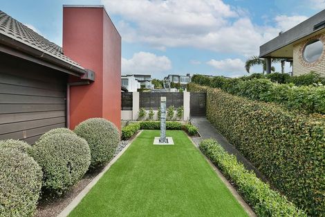 Photo of property in 37 Grovenor Drive, Orewa, 0931