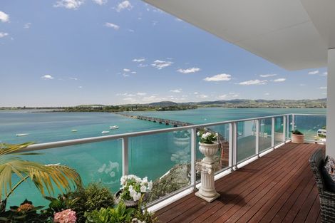 Photo of property in 72 Devonport Road, Tauranga, 3110