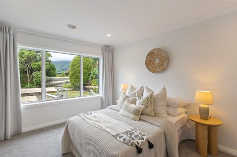 Photo of property in 13 Runanga Grove, Waikanae, 5036